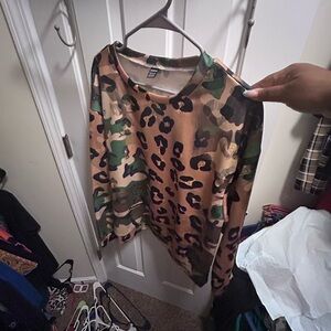 SHEIN Camouflage Leopard Print Sweatshirt
